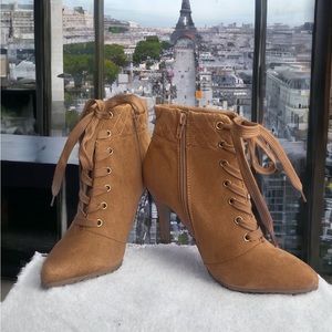 ME TOO ANKLE HIGH BOOTS WOMEN - NWNT